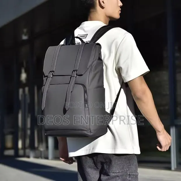 Elegant Multipurpose Backpack · Photo 1