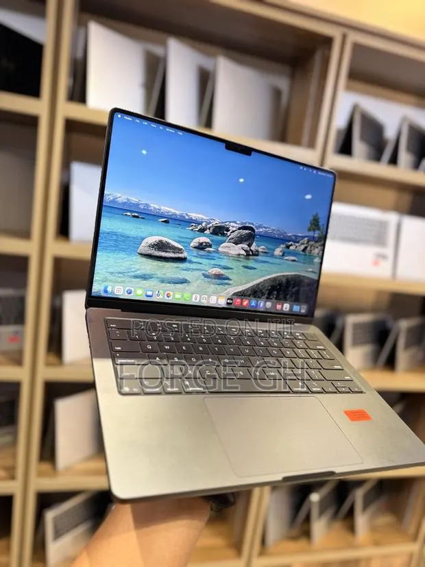 Laptop Apple MacBook Pro 16GB Apple M5 SSD 512GB · Photo 1