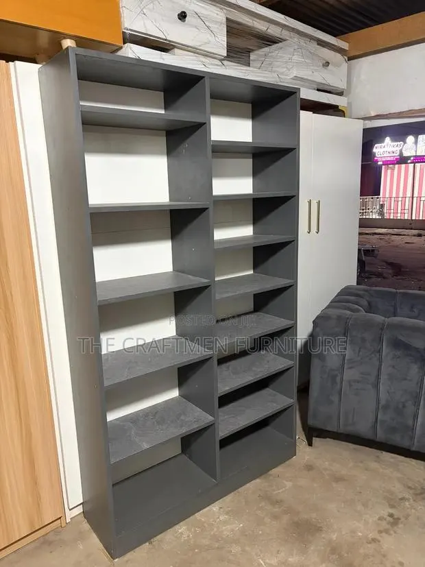 Foreign Wood Shoe Rack · Photo 1