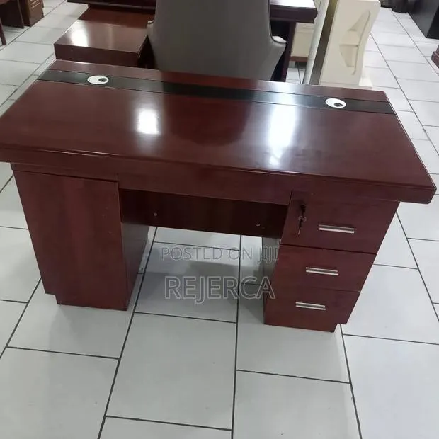 Potable Office Desk · Photo 1