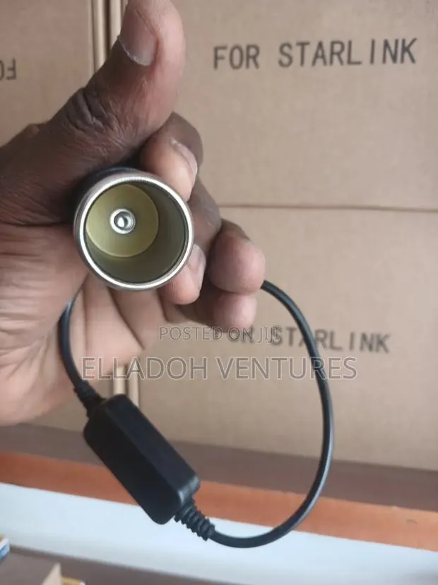 USB to Cigarette Port Adapter · Photo 1