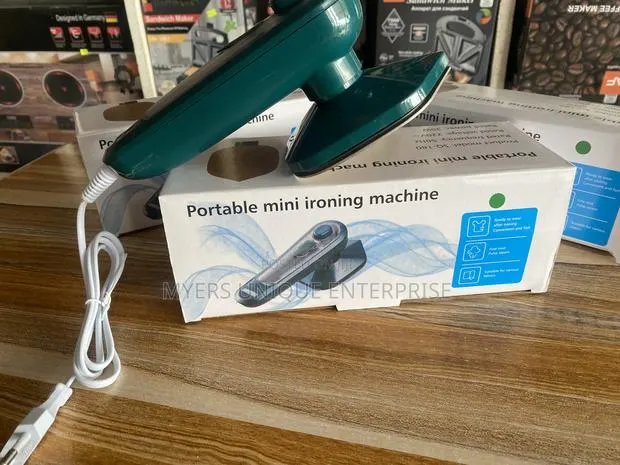 Travel Smart Mini Iron · Photo 1
