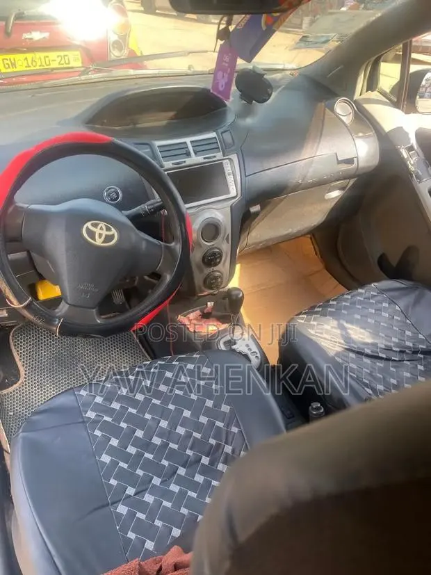 Toyota Vitz 2009 Black · Photo 1