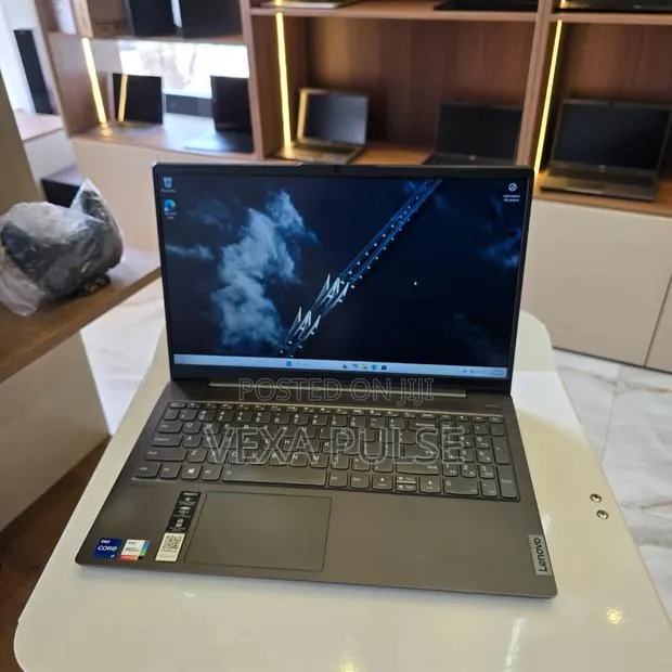 Laptop Lenovo IdeaPad 520S 12GB Intel Core i7 SSD 512GB · Photo 1