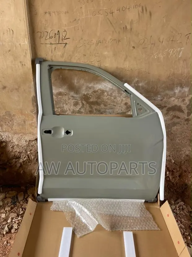 Toyota Tundra 2022-2026 Front Door RH · Photo 1