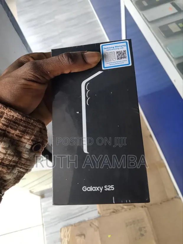 New Samsung Galaxy S25 128 GB Gray · Photo 1