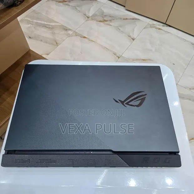Laptop Asus ROG Strix G17 16GB AMD Ryzen 7 SSD 1T · Photo 1