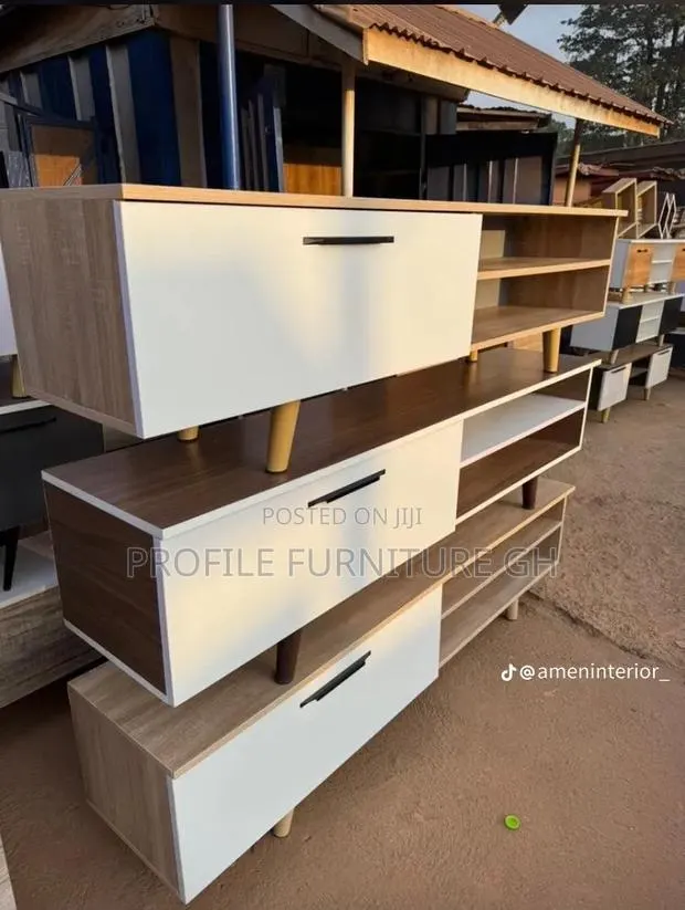 Amazing Black Tv Stand 5 Feet Long//Durable and Luxurious · Photo 1