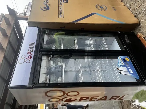 White Black Colour 600 Litres Showcase Fridge · Photo 1