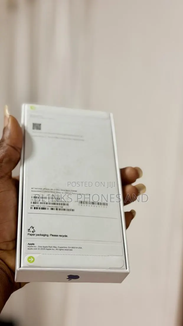 New Apple iPhone XR 128 GB Silver · Photo 1