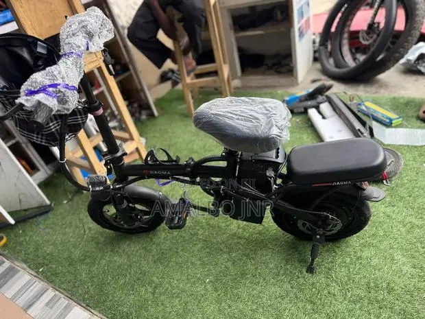 New Piaggio Scooter 2026 Black · Photo 2