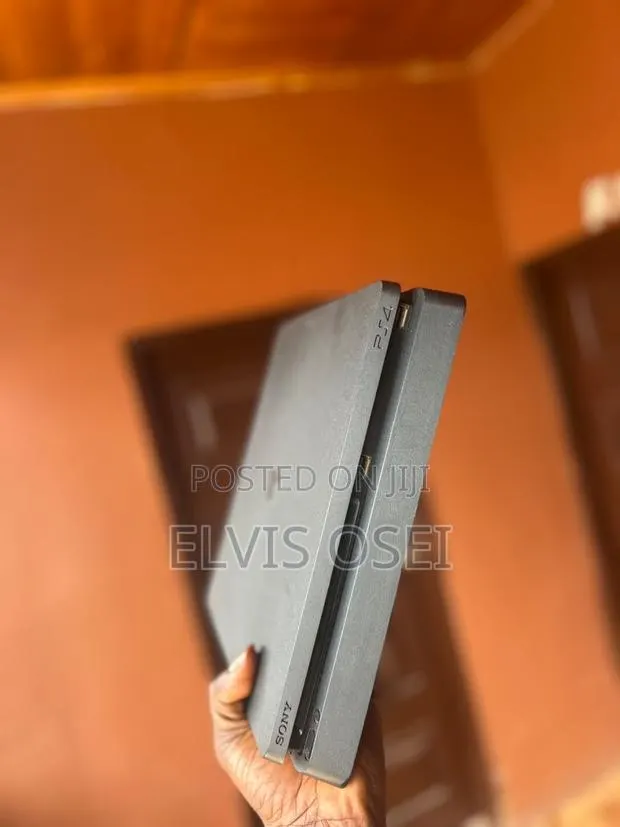 Playstation 4 · Photo 1