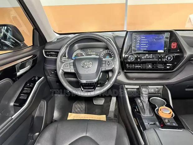 Toyota Highlander L 2022 Black · Photo 1