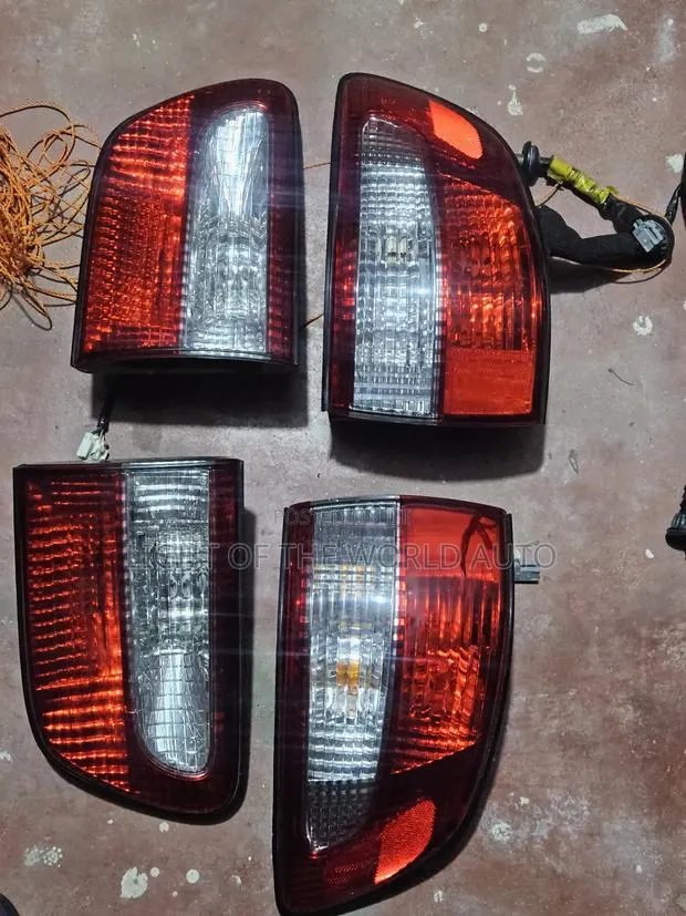Toyota Sianna Taillights Complete · Photo 1
