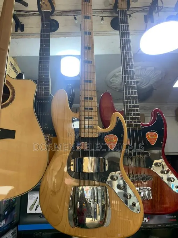 Bass Guitar Active · Photo 1