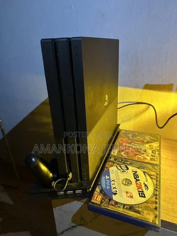 PS4 Pro 1tb-Complete Gaming Setup · Photo 1