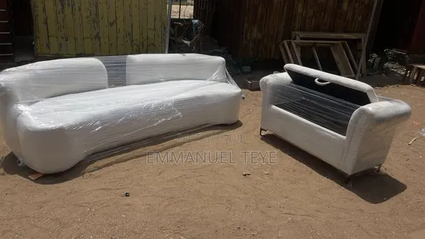 The High Quality White Material Use for Stylish Design Sofa and Table · Photo 1