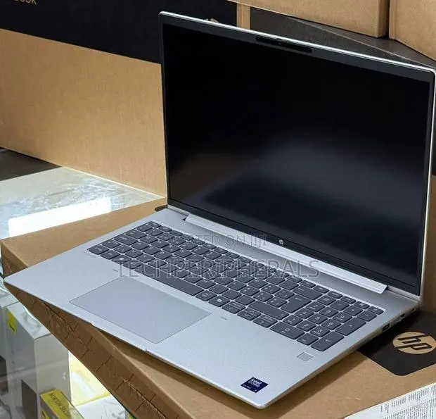 New Laptop HP 16GB Intel Core Ultra 7 SSD 512GB · Photo 1
