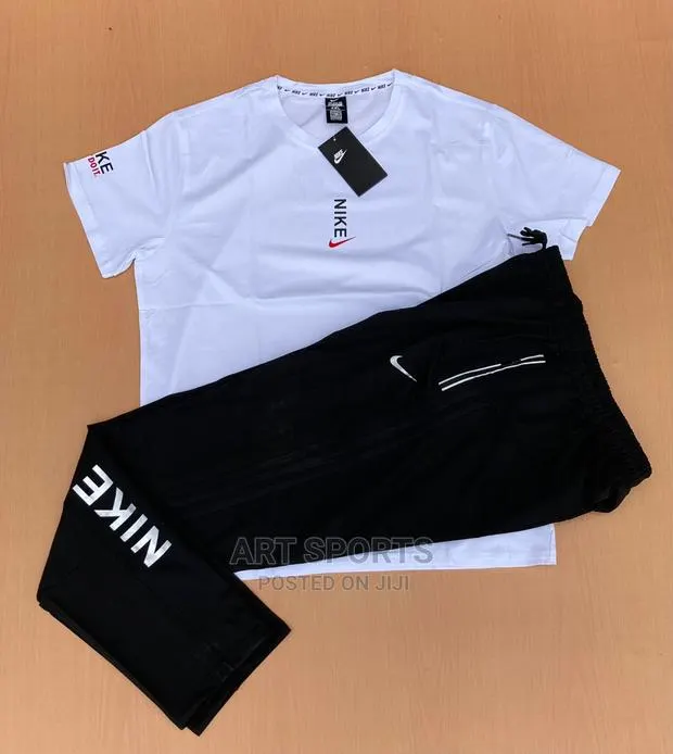 Nike Top And Jogger · Photo 1
