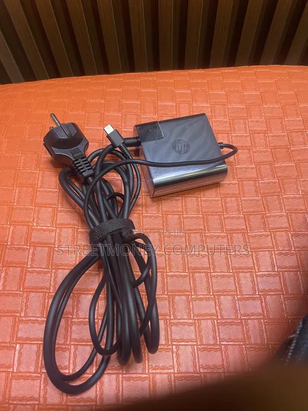HP Type C Complete With Power Cable · Photo 1