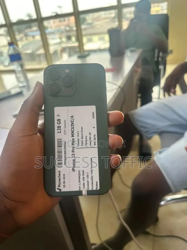 Apple iPhone 13 Pro Max 128 GB Green · Photo 1