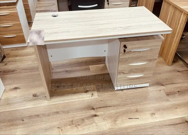 Office Table (M1523) · Photo 1
