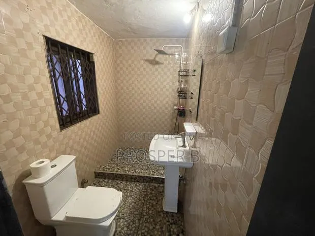 1bdrm Room & Parlour in Zongo Junction for rent · Photo 1