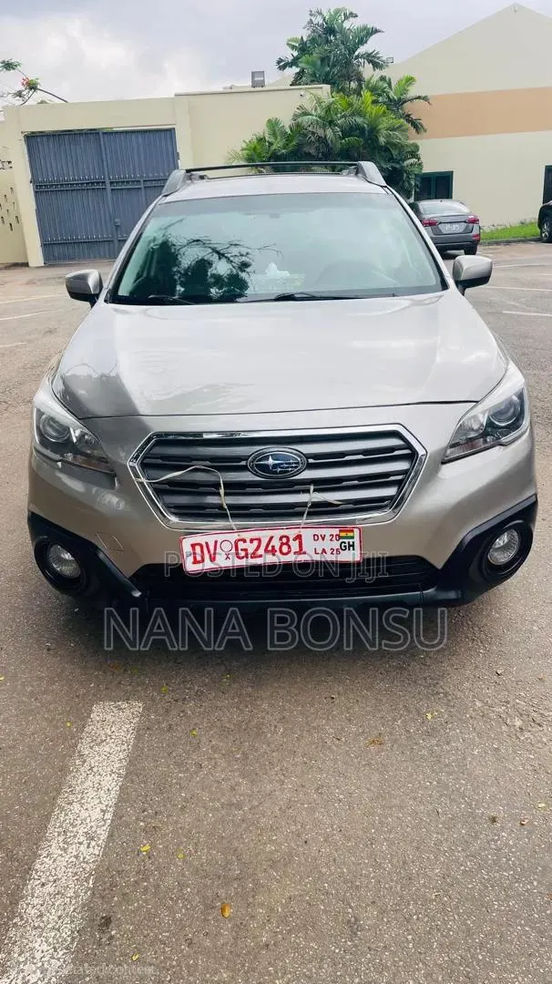 Subaru Outback 2015 Silver · Photo 1