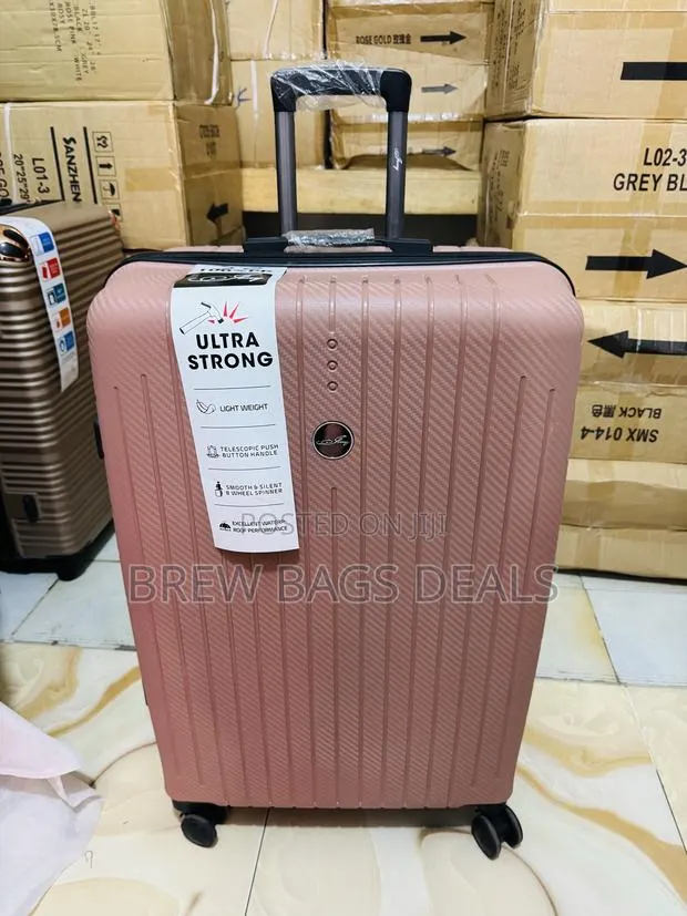 Quality Ultra Strong Single 30 Inches Large Size Traveling Bag. · Photo 1
