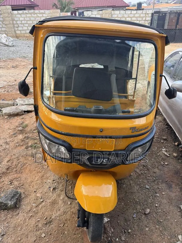 TVS King Deluxe Plus iTouch Start 2024 Yellow · Photo 1
