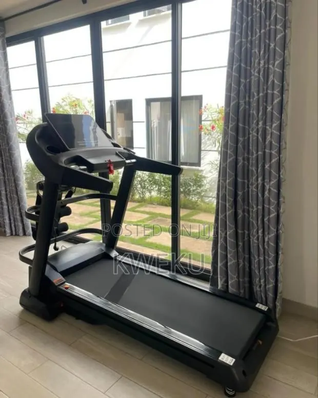 Q6 Treadmill 150kg Weight Capacity · Photo 1