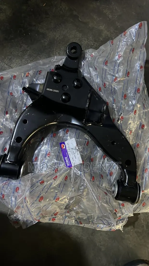Toyota 4Runner 2012,12,14,15, Front Lower Arms · Photo 1