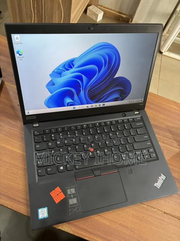Laptop Lenovo ThinkPad T490s 16GB Intel Core i7 SSD 256GB · Photo 1