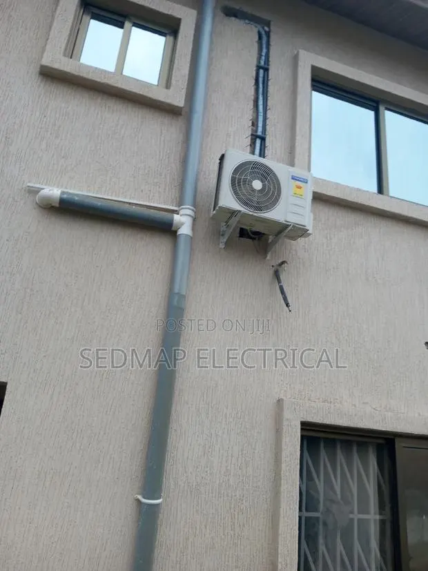 Electrician · Photo 1