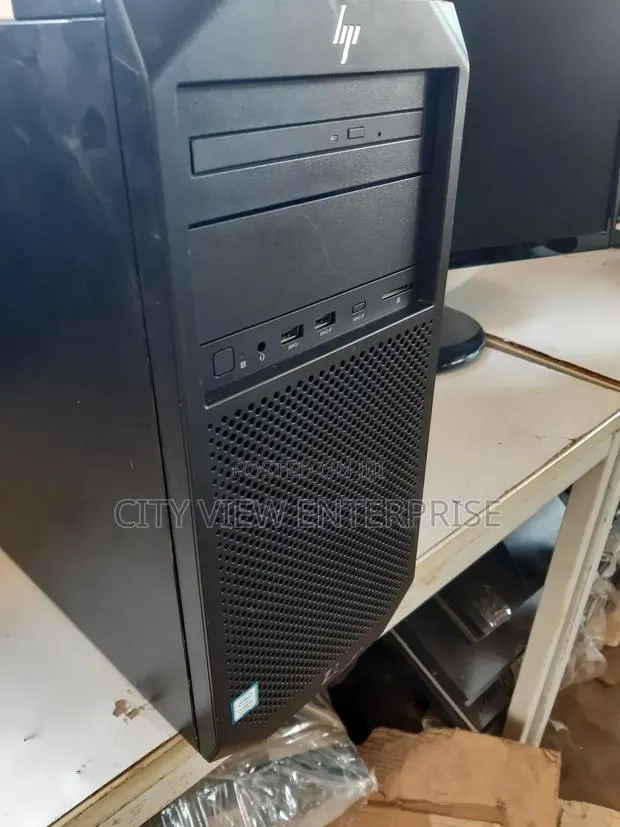 Desktop Computer HP Z2 8GB Intel Core i5 SSD 256GB · Photo 1