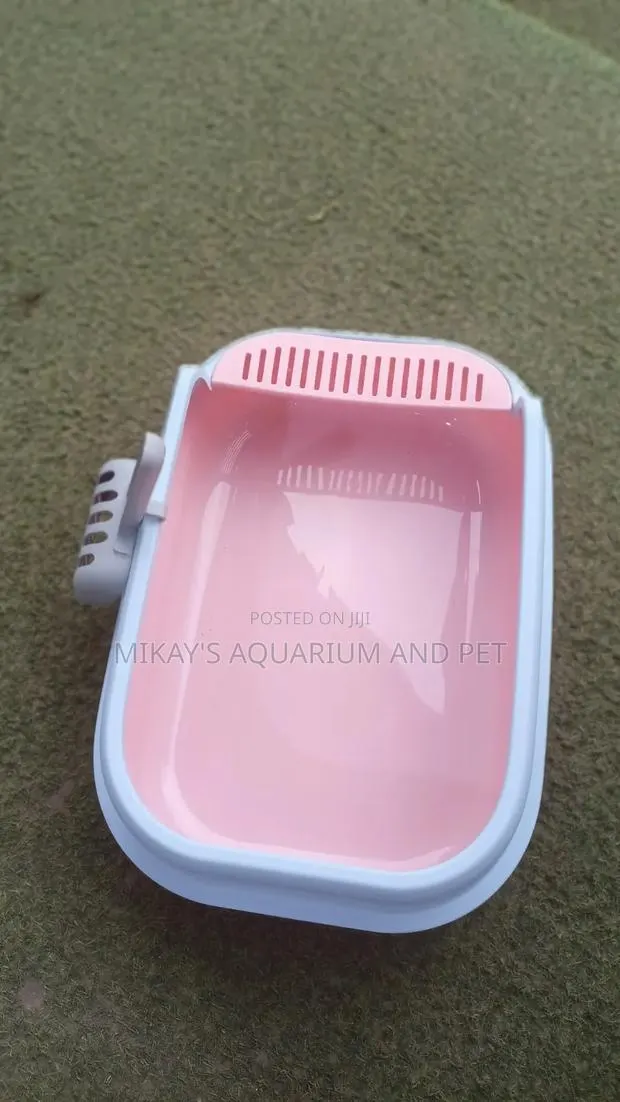 Splendid Litter Box With Scoop · Photo 1