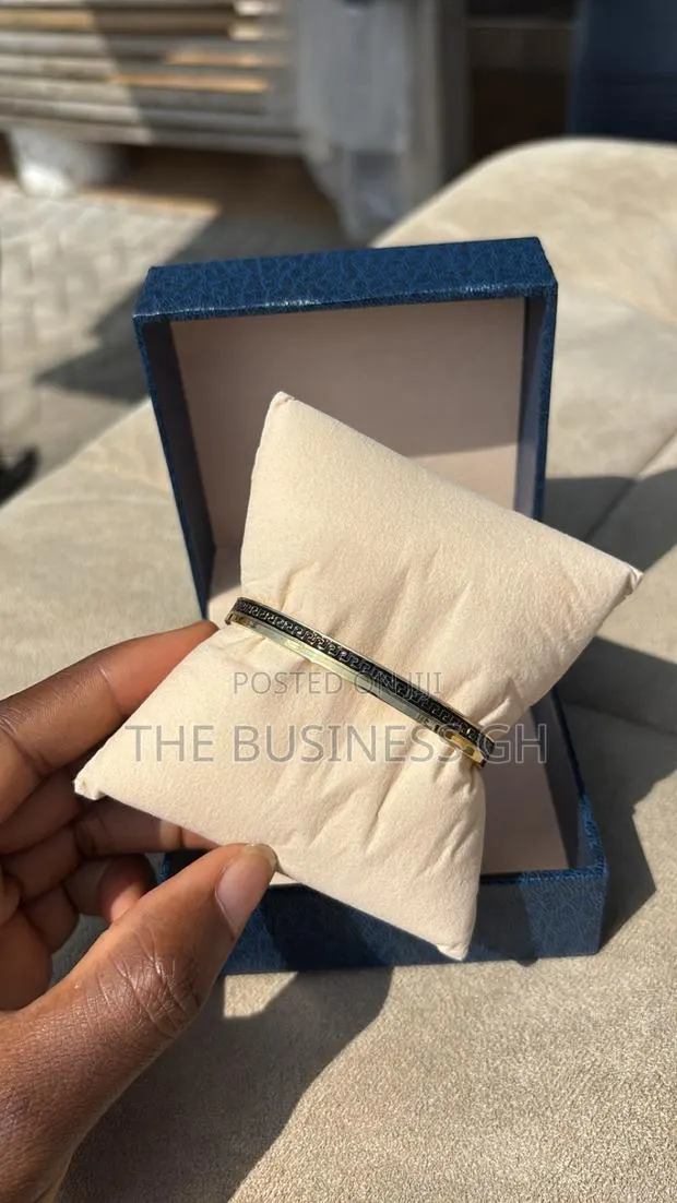 Gold Bangles for Women · Photo 3