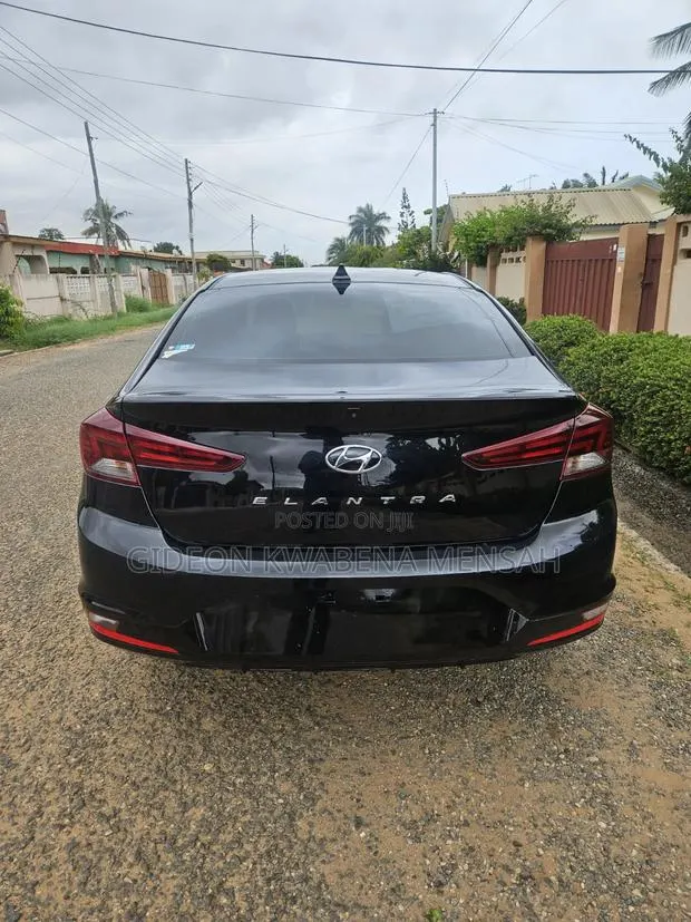 Hyundai Elantra SEL 2020 Black · Photo 1