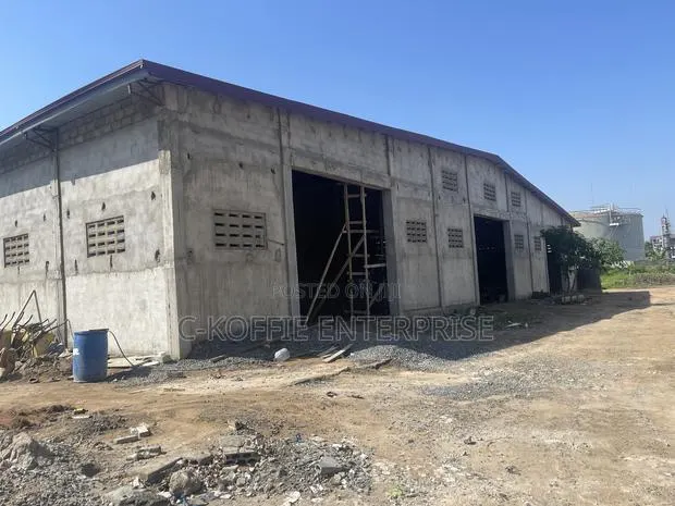 800 SQM Warehouse at Tema-Vaco · Photo 1