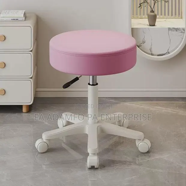 Beauty Salon Chair or Make Up Chair · Photo 1