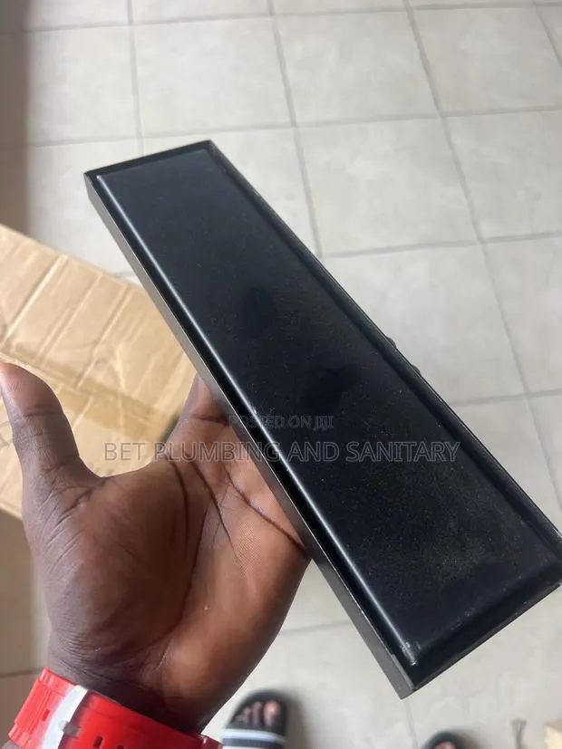 30cm Black Tile Floor Drain Available in Stock · Photo 1