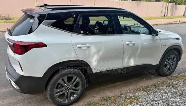 Kia Seltos S 2022 White · Photo 1
