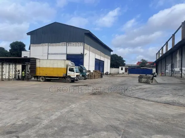 1200 SQM WRHS + Offices at Achimota for Rent · Photo 1
