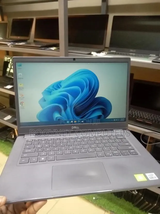 Laptop Dell Latitude 3410 16GB Intel Core i7 SSD 512GB · Photo 1