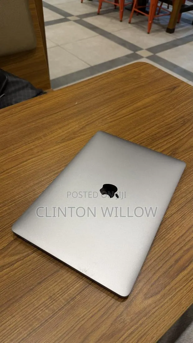 Laptop Apple MacBook Pro 2022 M2 16GB Apple M2 HDD+SSD 512GB · Photo 1