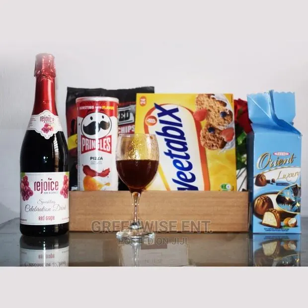 Best Treat Birthday Gift Hamper · Photo 1