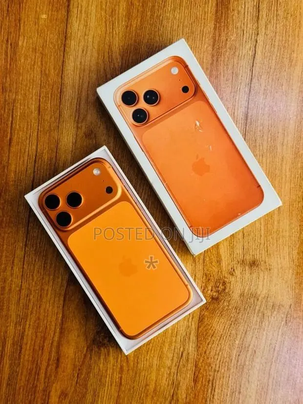 Apple iPhone 17 Pro Max 512 GB Orange · Photo 1