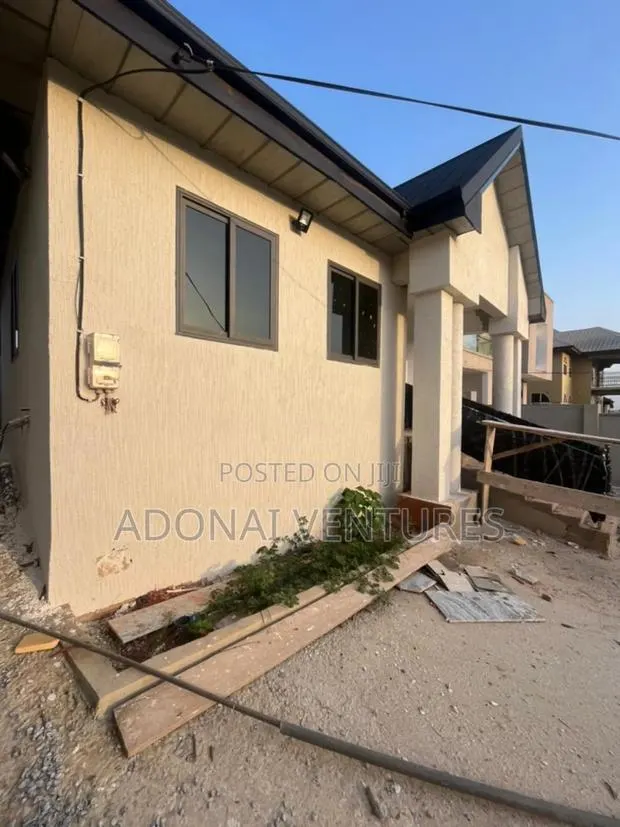 4bdrm House in Santasi Kokoben, Kumasi Metropolitan for sale · Photo 1