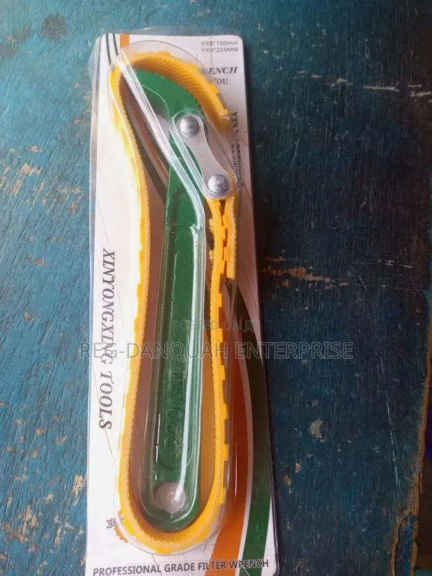 Belt Oil Filter Remover · Photo 1