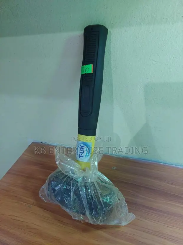 T-Uk Heavy-Duty Hammer · Photo 1